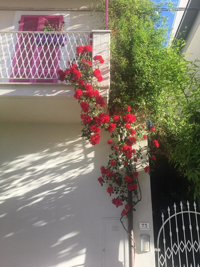 グロッタンマーレ A Casa Di Lolu Bed & Breakfast エクステリア 写真